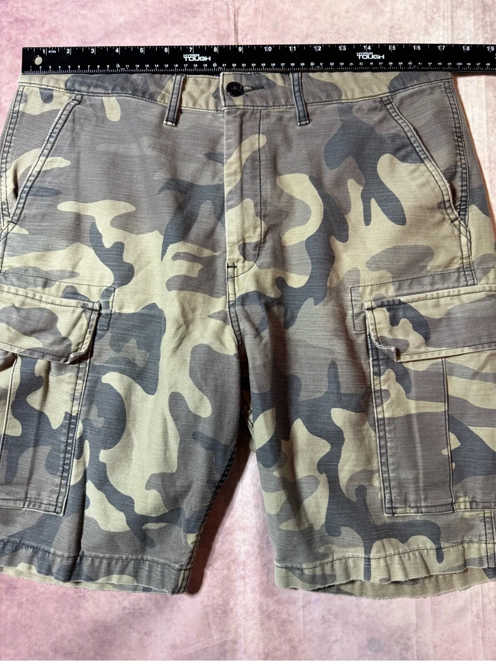 Levi Strauss Levis Mens Size 33 Camo Cargo Shorts Y2K Summer Outdoor 10” Inseam